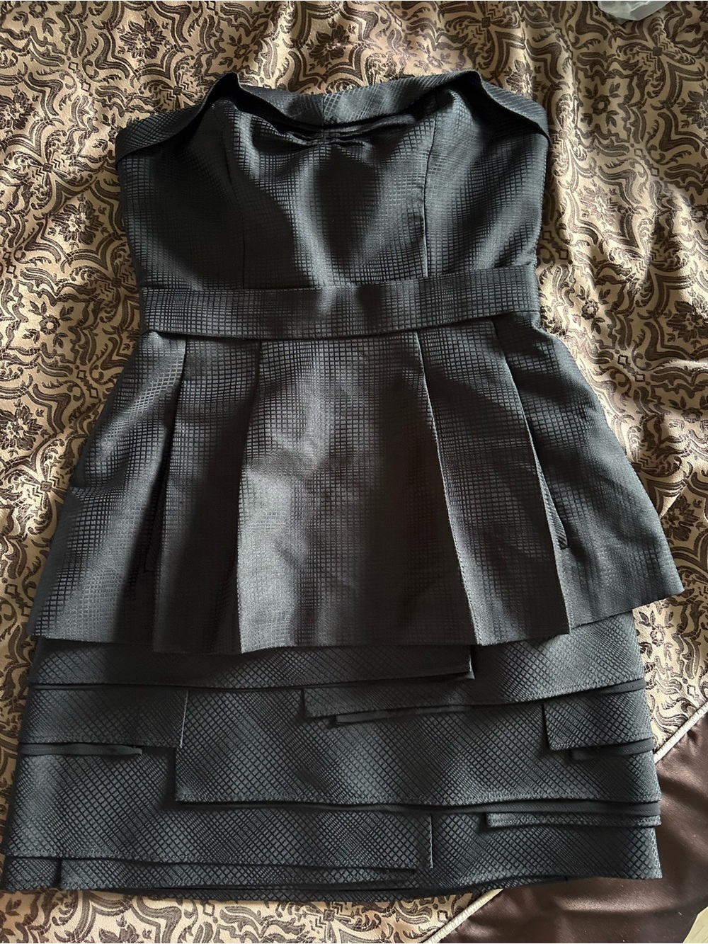 BCBG Max Azria dress size 0 Strapless Black Peplum Tiered Cocktail Dress